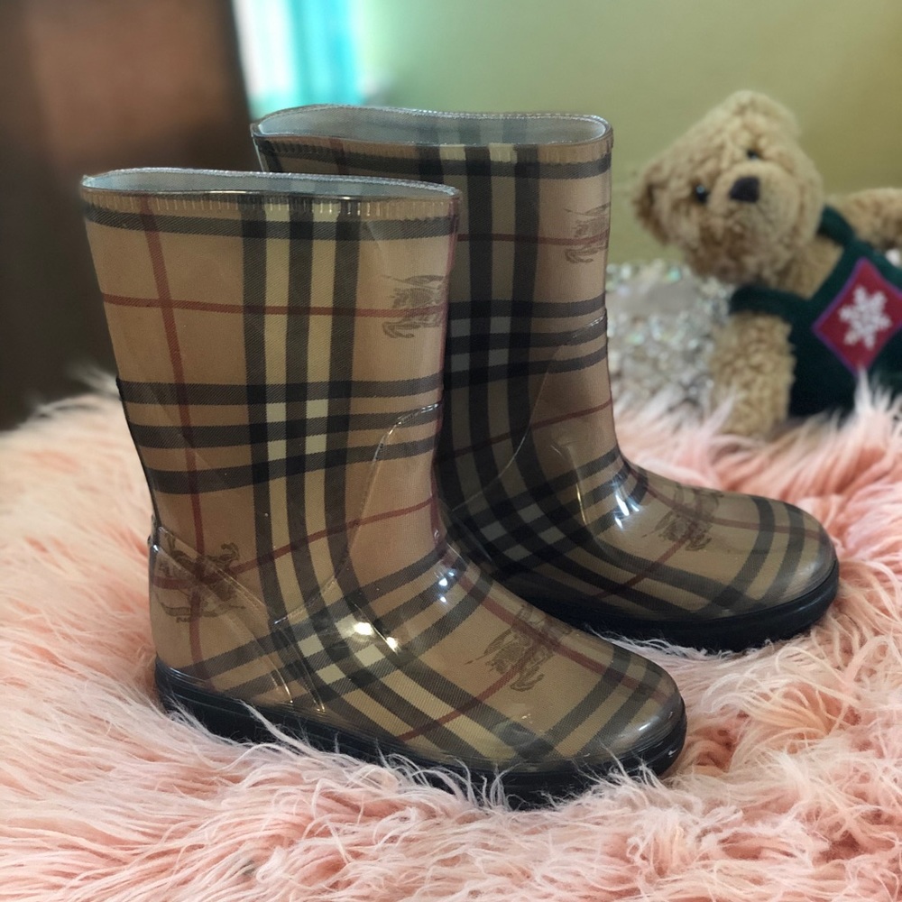 Girls Burberry raining boots